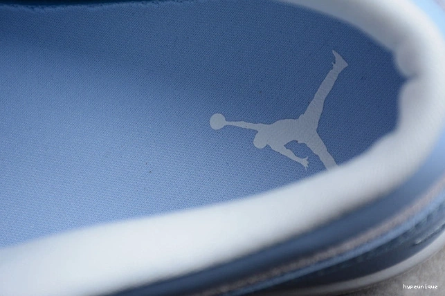 HYPE DC0774-050 Blue Jordan Low 1 University (W) 0801